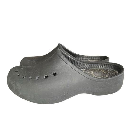 Women’s CROCS Tully Black Rubber Clogs Size 10 - Picture 1 of 6